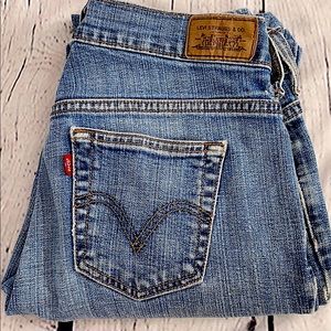 🍃Levi’s Classic Straight Leg 05 Jeans